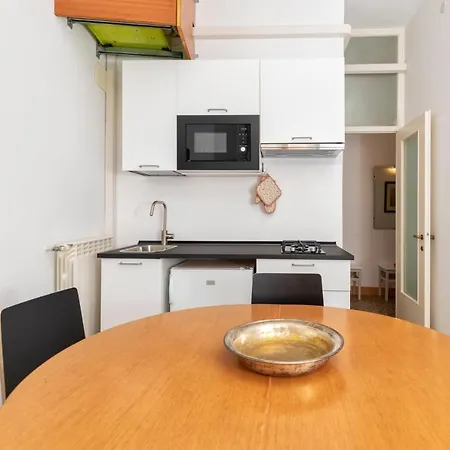 S04-san Pantalon Apartment *